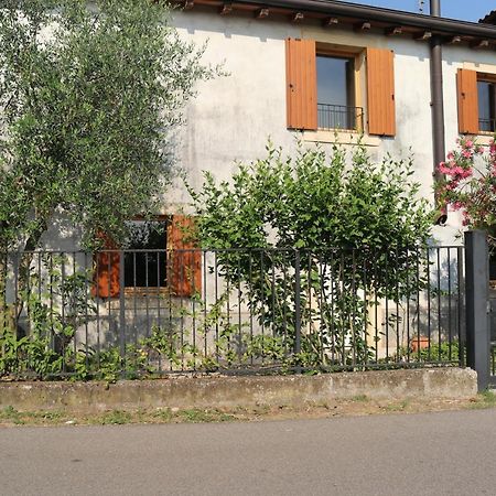 Casa Jasmin, 2 floors, private garden Lägenhet Verona Exteriör bild